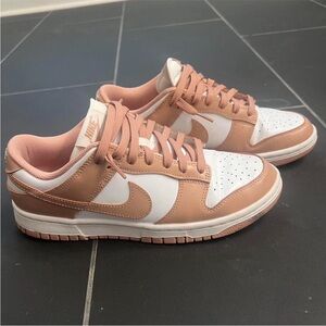 Nike rose dunks